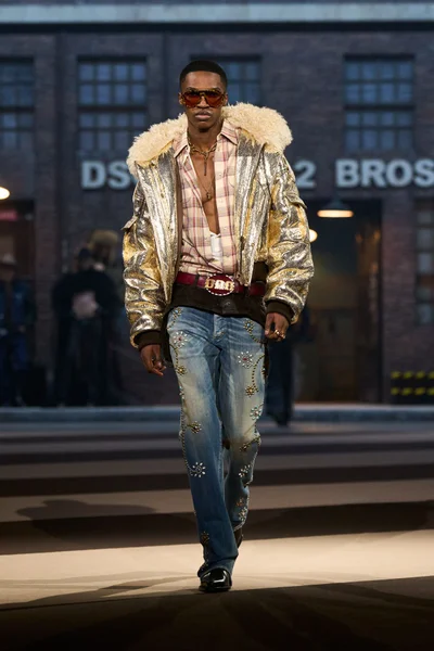 Look 11